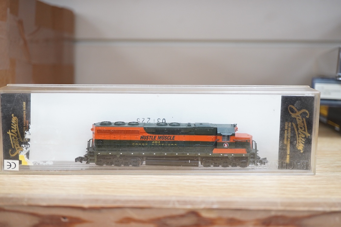 A group of N gauge railway by Graham Farish, Bachmann Spectrum, etc. mainly American outline, including seven locomotives; a W&LE 2-6-6-2 tender locomotive, 8003 (82656), a Union Pacific Co-Co diesel loco, 9202 (85052),